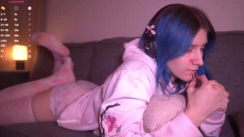 Snapshot of sleepingsonya chatting on 11-20-25, 10:09 Sonya online show from 11-20-25, 10:09