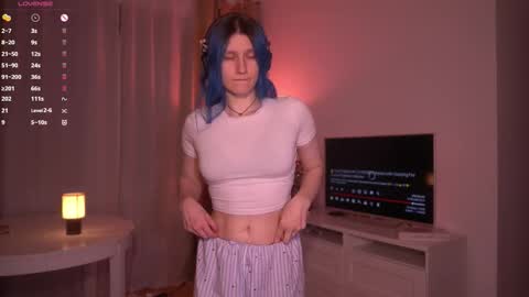 Snapshot of sleepingsonya chatting on 11-25-25, 09:15 Sonya online show from 11-25-25, 09:15