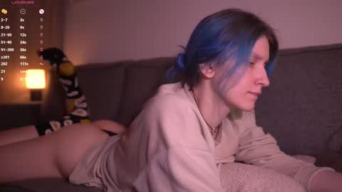 Snapshot of sleepingsonya chatting on 12-13-25, 09:09 Sonya online show from 12-13-25, 09:09