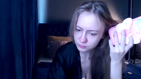 Snapshot of slemgem chatting on 10-15-25, 07:52 Slemgem Amy friends online show from 10-15-25, 07:52