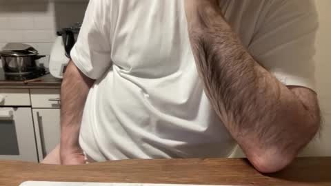 Snapshot of slice5 chatting on 12-16-25, 11:21 slice5 online show from 12-16-25, 11:21