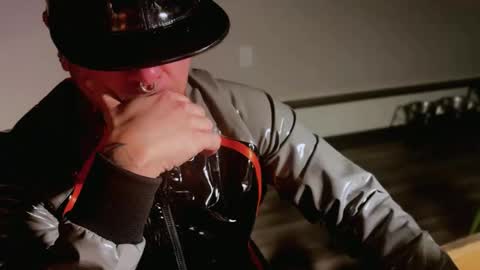 Slick online show from 12-18-25, 03:23