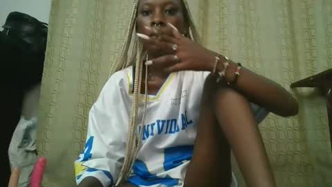 Snapshot of slim_bitch_ chatting on 12-15-25, 02:27 becky online show from 12-15-25, 02:27