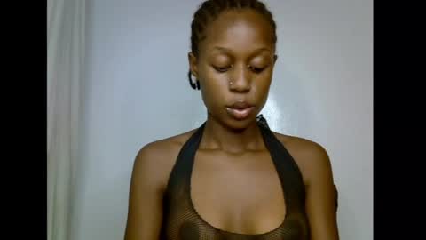 Snapshot of slim_candy12 chatting on 05-28-26, 03:09 Lily online show from 05-28-26, 03:09