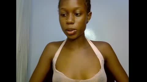 Snapshot of slim_candy12 chatting on 05-29-26, 08:34 Lily online show from 05-29-26, 08:34