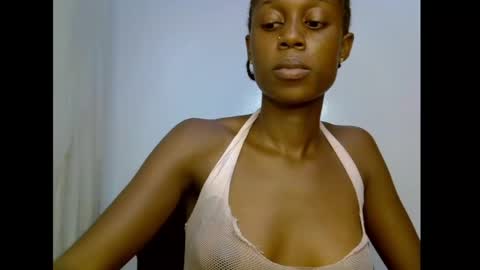 Snapshot of slim_candy12 chatting on 05-29-26, 08:40 Lily online show from 05-29-26, 08:40