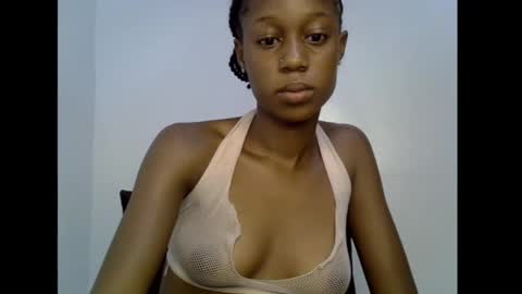 Snapshot of slim_candy12 chatting on 06-09-26, 03:23 Lily online show from 06-09-26, 03:23