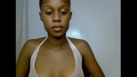 Snapshot of slim_candy12 chatting on 06-22-26, 07:44 Lily online show from 06-22-26, 07:44