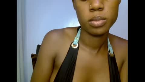 Snapshot of slim_candy12 chatting on 07-10-26, 07:45 Lily online show from 07-10-26, 07:45