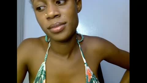 Snapshot of slim_candy12 chatting on 07-13-26, 08:33 Lily online show from 07-13-26, 08:33