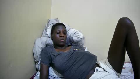 Snapshot of slim_cate chatting on 12-15-25, 12:53 slim_cate online show from 12-15-25, 12:53