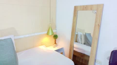 slim_chocobar18 online show from 10-22-25, 01:33