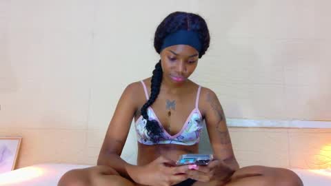 Snapshot of slim_chocobar18 chatting on 01-06-26, 02:43 slim_chocobar18 online show from 01-06-26, 02:43