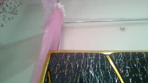 Snapshot of slim_ebony2006 chatting on 11-17-25, 02:01 Anna online show from 11-17-25, 02:01