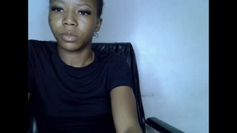 Snapshot of slim_ebonypet chatting on 06-06-26, 12:10 Crystal online show from 06-06-26, 12:10