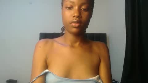 perry online show from 02-02-26, 12:04