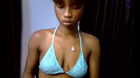 Snapshot of slim_petitqueen chatting on 11-14-25, 09:19 Alice online show from 11-14-25, 09:19