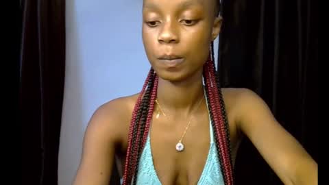Snapshot of slim_petitqueen chatting on 11-14-25, 09:35 Alice online show from 11-14-25, 09:35