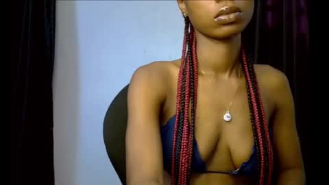 Snapshot of slim_petitqueen chatting on 11-19-25, 07:30 Alice online show from 11-19-25, 07:30