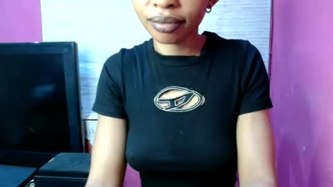 Snapshot of slimass31 chatting on 05-20-26, 11:00 slimass31 online show from 05-20-26, 11:00