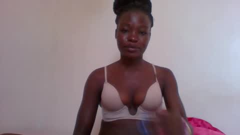 Snapshot of slimdiva chatting on 02-12-26, 07:47 slimdiva online show from 02-12-26, 07:47