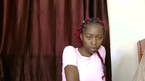 Snapshot of slimdoll2 chatting on 07-26-26, 11:39 slimdoll2 online show from 07-26-26, 11:39
