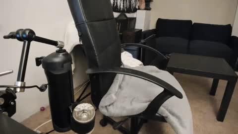 Slimguerrilla online show from 12-31-24, 01:04