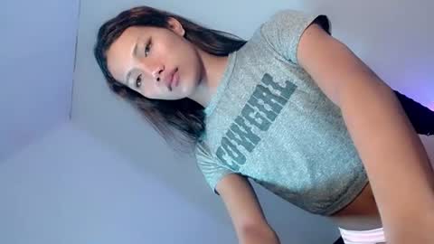 Snapshot of slimnaughty_angela chatting on 07-16-26, 06:47 angela online show from 07-16-26, 06:47