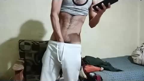 Snapshot of slimshaddyxx chatting on 02-20-25, 05:51 Prince online show from 02-20-25, 05:51