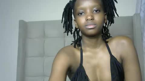 Snapshot of slimthicky_12 chatting on 05-31-26, 10:22 slim online show from 05-31-26, 10:22
