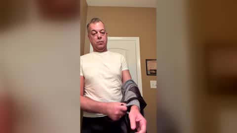 Snapshot of slimtrimdad chatting on 02-03-26, 11:37 slimtrimdad online show from 02-03-26, 11:37