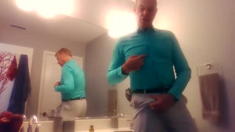 Snapshot of slimtrimdad chatting on 03-22-26, 03:26 slimtrimdad online show from 03-22-26, 03:26