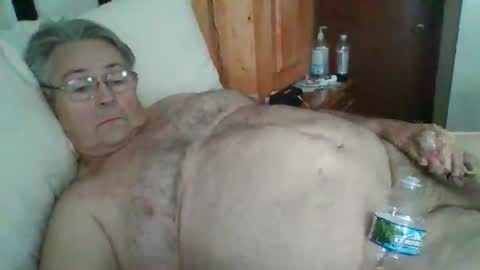 slippery_duck online show from 04-27-26, 06:17