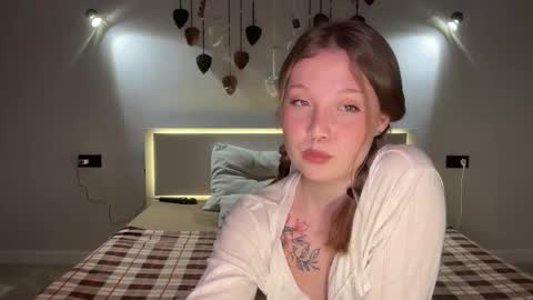 Lola and Li -  online show from 11-18-25, 02:54