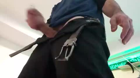 Snapshot of slongtastical chatting on 12-25-24, 12:05 lilcox online show from 12-25-24, 12:05