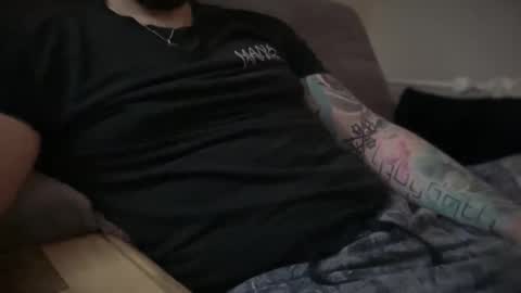 Snapshot of slovakman69 chatting on 10-18-25, 07:03 just chillin online show from 10-18-25, 07:03