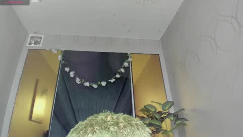 Paola  online show from 02-11-25, 05:29