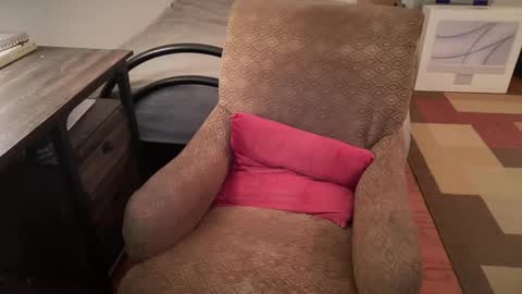 Snapshot of slut_slave_cfnm chatting on 12-01-24, 07:58 slut online show from 12-01-24, 07:58