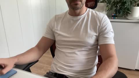 Snapshot of slutguy81 chatting on 03-03-26, 01:50 Slutguy81 online show from 03-03-26, 01:50