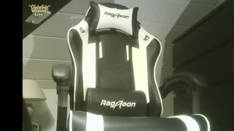 Snapshot of slutiam chatting on 02-11-26, 04:28 SLUTIAM online show from 02-11-26, 04:28