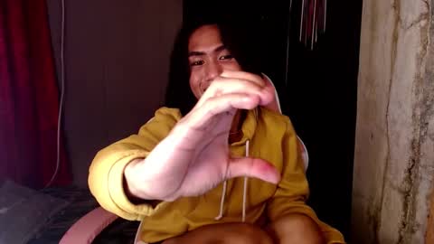 Snapshot of slutqueen_raz chatting on 12-01-24, 04:29 Raz online show from 12-01-24, 04:29