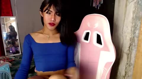 Snapshot of slutqueen_raz chatting on 12-08-24, 10:52 Raz online show from 12-08-24, 10:52