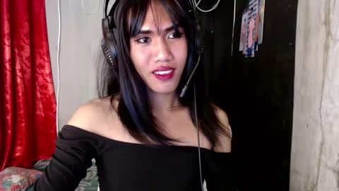 Snapshot of slutqueen_raz chatting on 12-09-24, 04:15 Raz online show from 12-09-24, 04:15