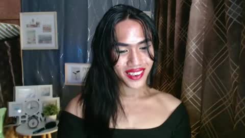 Snapshot of slutqueen_raz chatting on 12-28-24, 09:30 Raz online show from 12-28-24, 09:30