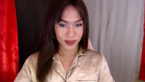 Snapshot of slutqueen_raz chatting on 03-05-25, 02:56 Raz online show from 03-05-25, 02:56