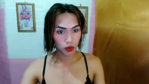 Snapshot of slutqueen_raz chatting on 10-04-25, 12:25 Raz online show from 10-04-25, 12:25