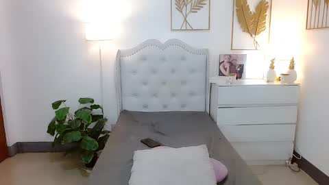 slutty_aurora online show from 02-17-25, 04:48