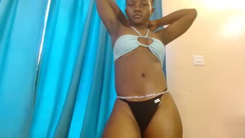 Snapshot of slutty_charmz chatting on 09-15-25, 06:46 Bree online show from 09-15-25, 06:46