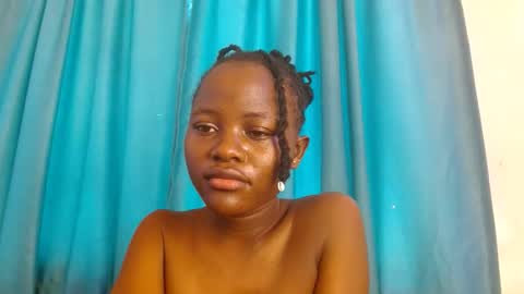 Snapshot of slutty_charmz chatting on 09-16-25, 07:31 Bree online show from 09-16-25, 07:31