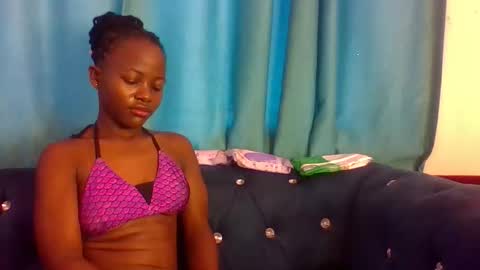 Snapshot of slutty_charmz chatting on 09-17-25, 12:07 Bree online show from 09-17-25, 12:07